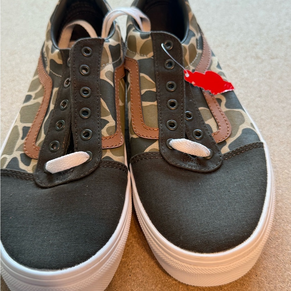 Brand New Vans Camouflage Sneakers with White Soles - Picture 2 of 6